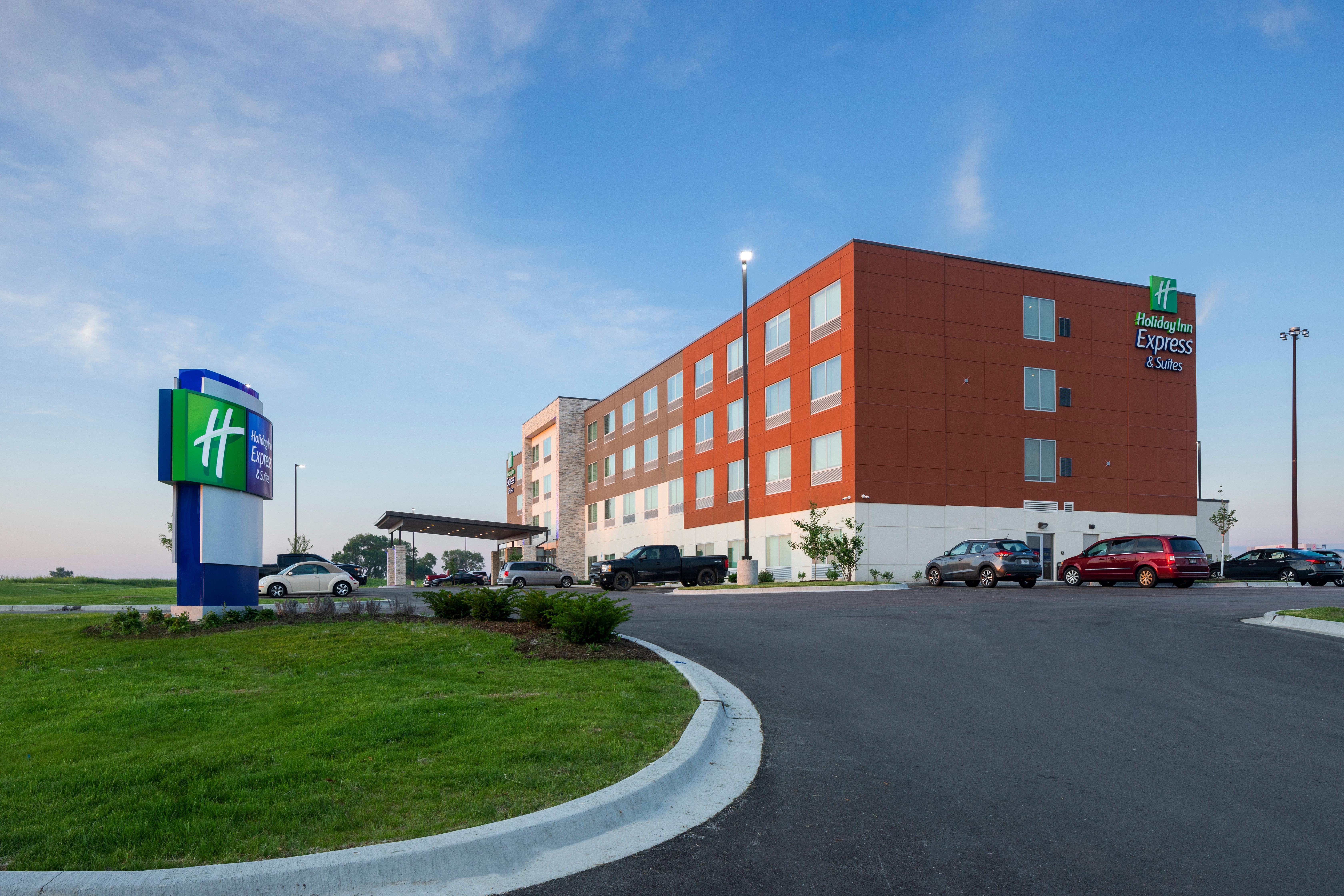 Holiday Inn Express & Suites - Bourbonnais East - Bradley By Ihg Exterior photo