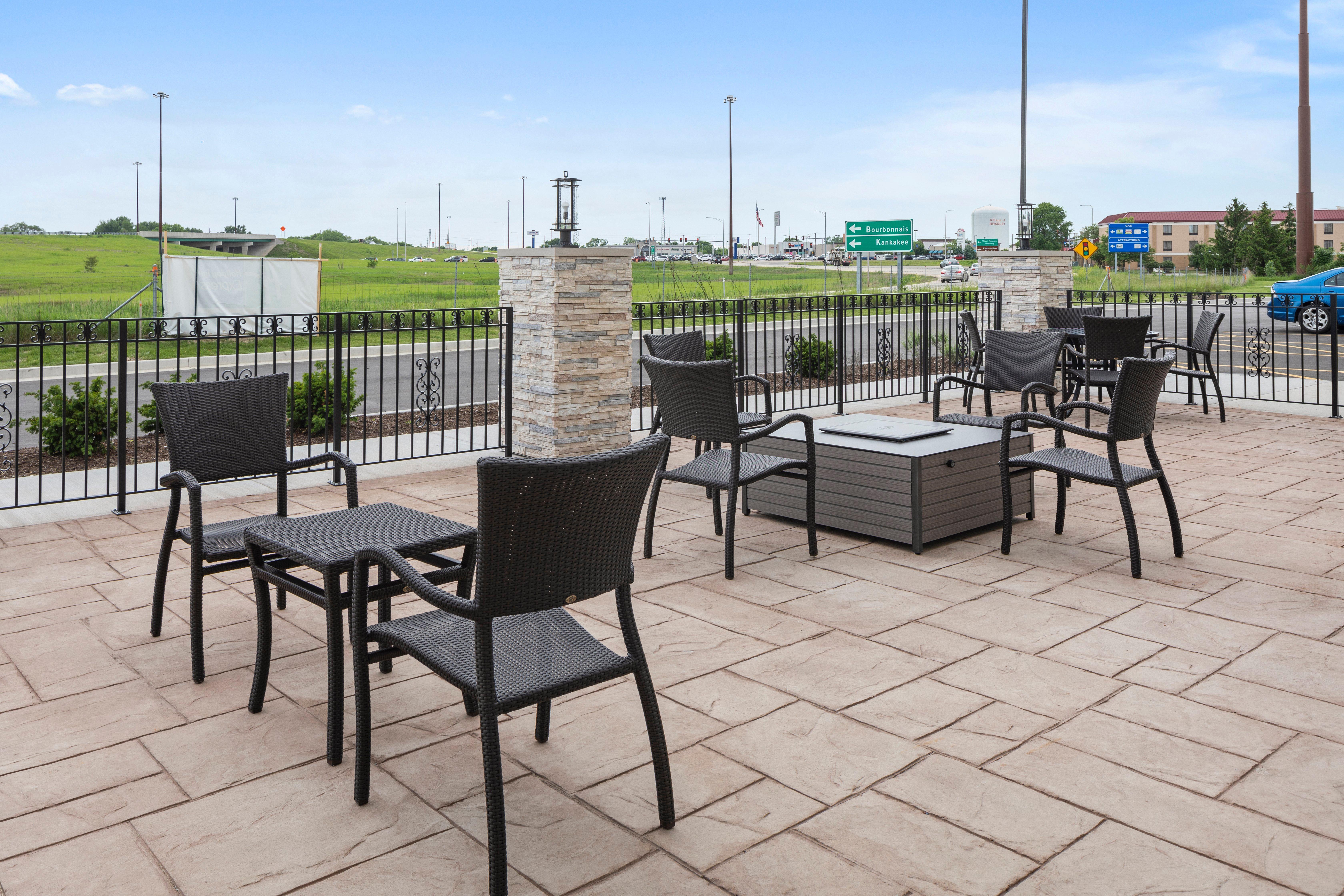 Holiday Inn Express & Suites - Bourbonnais East - Bradley By Ihg Exterior photo